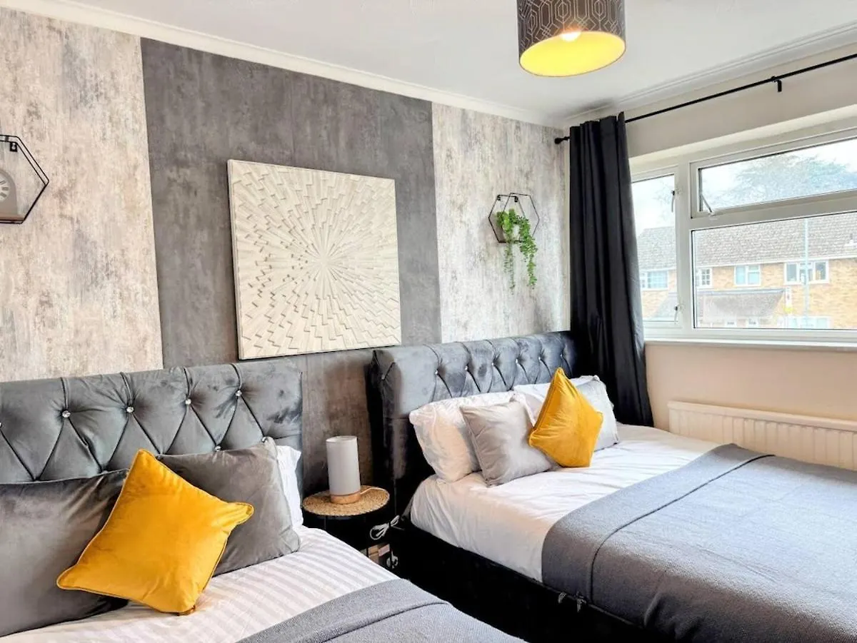 Apartment Spacious 4Bednear Nottingham Derby Sleeps 8 Long Eaton